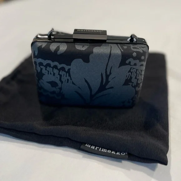 Marimekko | Gaala Fandango Printed Clutch Bag | Black/Grey - Picture 3 of 12
